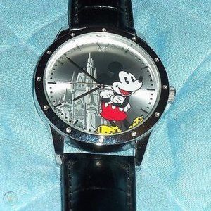 MICKEY MOUSE LIMITED EDITION WATCH MAGIC KINGDOM